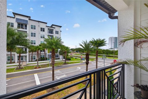 Townhouse in Tampa, Florida 3 bedrooms, 206.43 sq.m. № 2299562 - photo 20