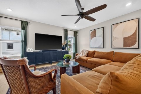 Townhouse in Tampa, Florida 3 bedrooms, 206.43 sq.m. № 2299562 - photo 4