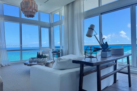 Condo in Miami Beach, Florida, 4 bedrooms  № 1779601 - photo 2