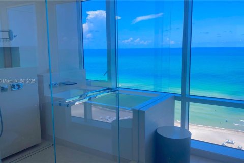 Condo in Miami Beach, Florida, 4 bedrooms  № 1779601 - photo 15