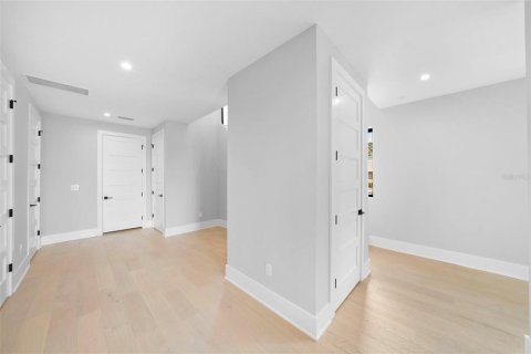 Townhouse in Tampa, Florida 4 bedrooms, 308.25 sq.m. № 1661945 - photo 20