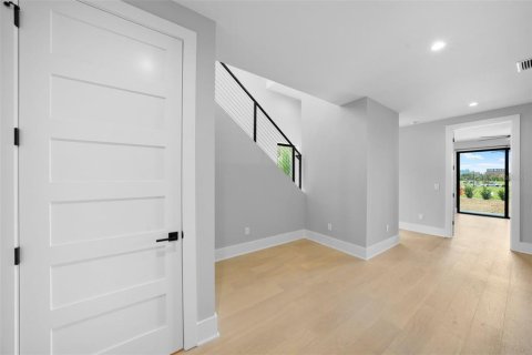 Townhouse in Tampa, Florida 4 bedrooms, 308.25 sq.m. № 1661945 - photo 24