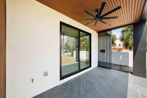 Townhouse in Tampa, Florida 4 bedrooms, 308.25 sq.m. № 1661945 - photo 30