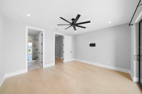 Townhouse in Tampa, Florida 4 bedrooms, 308.25 sq.m. № 1661945 - photo 26