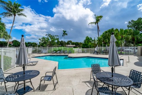 Adosado en venta en Plantation, Florida, 3 dormitorios, 151.62 m2 № 1929542 - foto 9