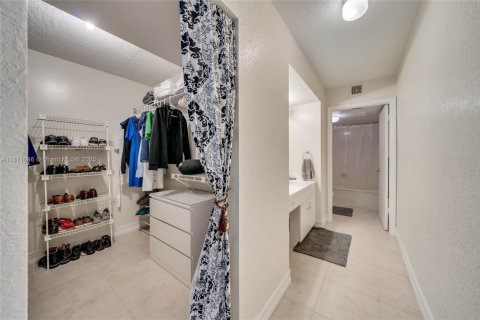 Adosado en venta en Plantation, Florida, 3 dormitorios, 151.62 m2 № 1929542 - foto 5