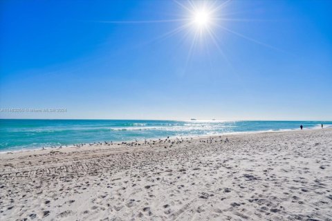 Condo in Miami Beach, Florida, 3 bedrooms  № 1978773 - photo 5