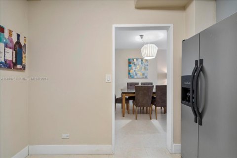 Condo in Miami Beach, Florida, 3 bedrooms  № 1978773 - photo 24