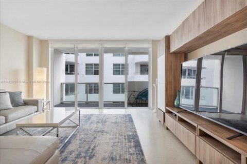 Condo in Miami Beach, Florida, 3 bedrooms  № 1978773 - photo 14