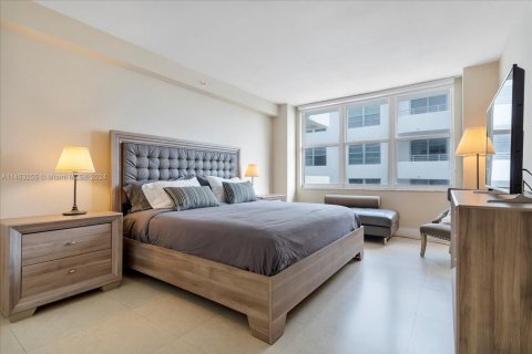 Condo in Miami Beach, Florida, 3 bedrooms  № 1978773 - photo 27