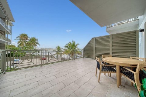 Condo in Stuart, Florida, 1 bedroom № 2266049 - photo 5