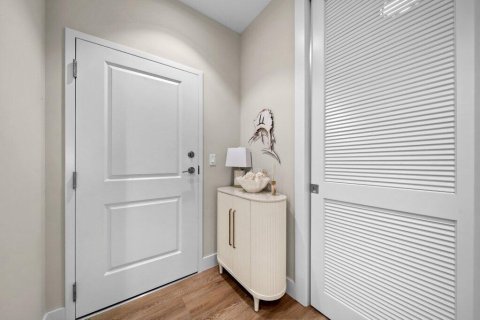Condo in Stuart, Florida, 1 bedroom № 2266049 - photo 22