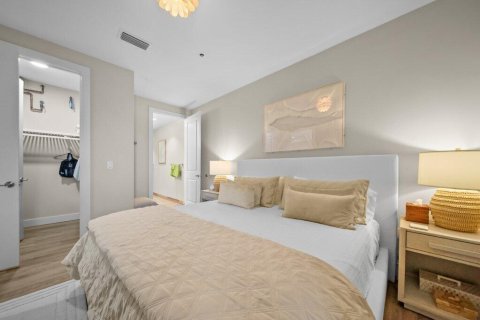 Condo in Stuart, Florida, 1 bedroom № 2266049 - photo 16