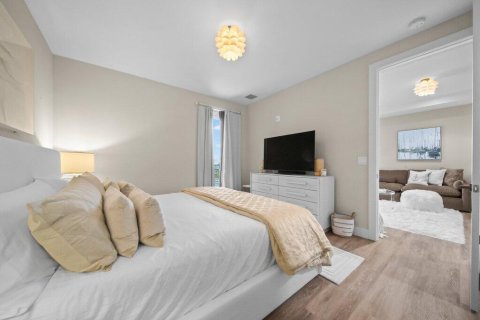 Condo in Stuart, Florida, 1 bedroom № 2266049 - photo 17