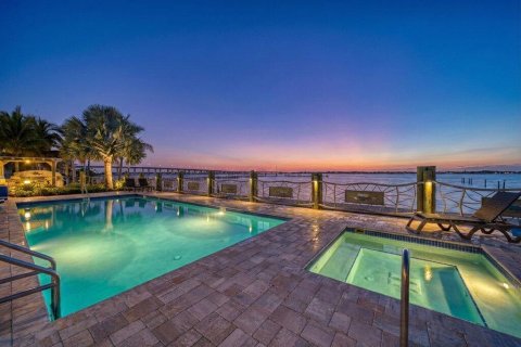 Condo in Stuart, Florida, 1 bedroom № 2266049 - photo 30