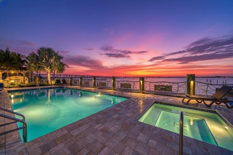 Condo in Stuart, Florida, 1 bedroom  № 2266049