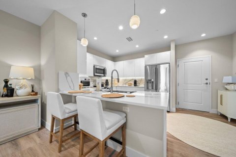 Condo in Stuart, Florida, 1 bedroom № 2266049 - photo 6