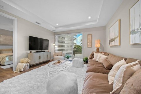 Condo in Stuart, Florida, 1 bedroom № 2266049 - photo 10