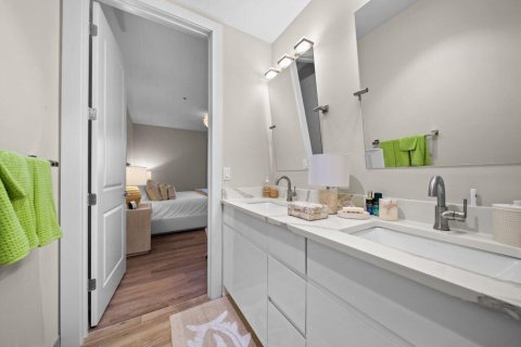 Condo in Stuart, Florida, 1 bedroom № 2266049 - photo 20