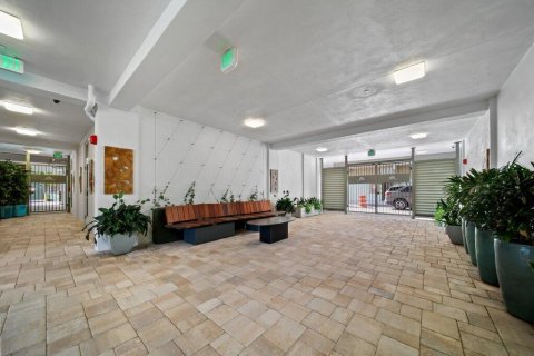 Condo in Stuart, Florida, 1 bedroom № 2266049 - photo 26