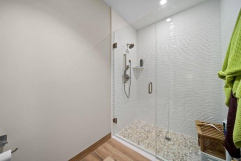 Condo in Stuart, Florida, 1 bedroom № 2266049 - photo 21