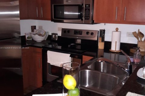Купить кондоминиум в Майами, Флорида 2 спальни, 78.97м2, № 1860088 - фото 5