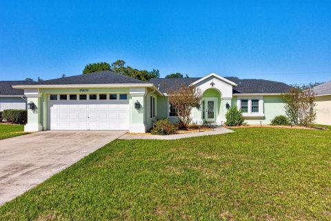 Villa ou maison à Brooksville, Floride 3 chambres, 153.38 m2 № 2431041