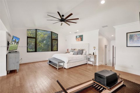 House in Miami, Florida 6 bedrooms, 533.35 sq.m. № 1830201 - photo 25
