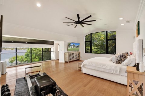 House in Miami, Florida 6 bedrooms, 533.35 sq.m. № 1830201 - photo 22
