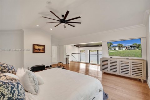 House in Miami, Florida 6 bedrooms, 533.35 sq.m. № 1830201 - photo 23