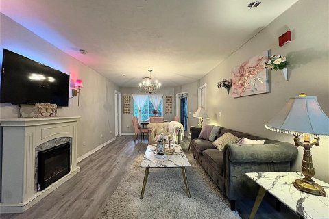 Condo in Gainesville, Florida, 4 bedrooms  № 1768103 - photo 6