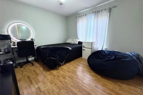 Condo in Gainesville, Florida, 4 bedrooms  № 1768103 - photo 16