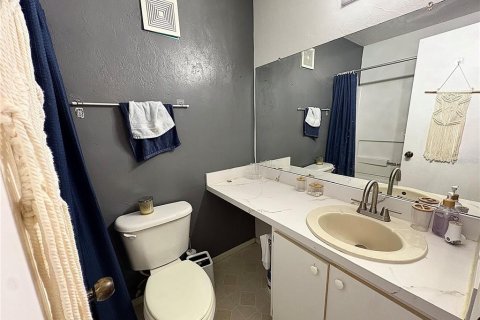 Condo in Gainesville, Florida, 4 bedrooms  № 1768103 - photo 19