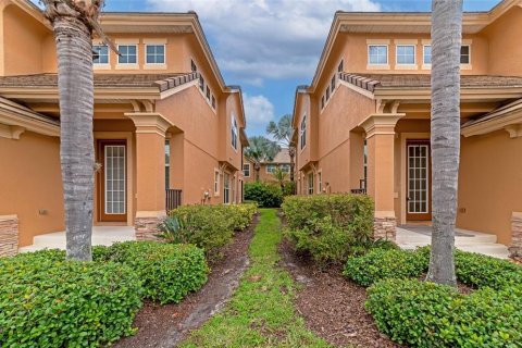 Townhouse in Sarasota, Florida 3 bedrooms, 197.05 sq.m. № 2094394 - photo 3