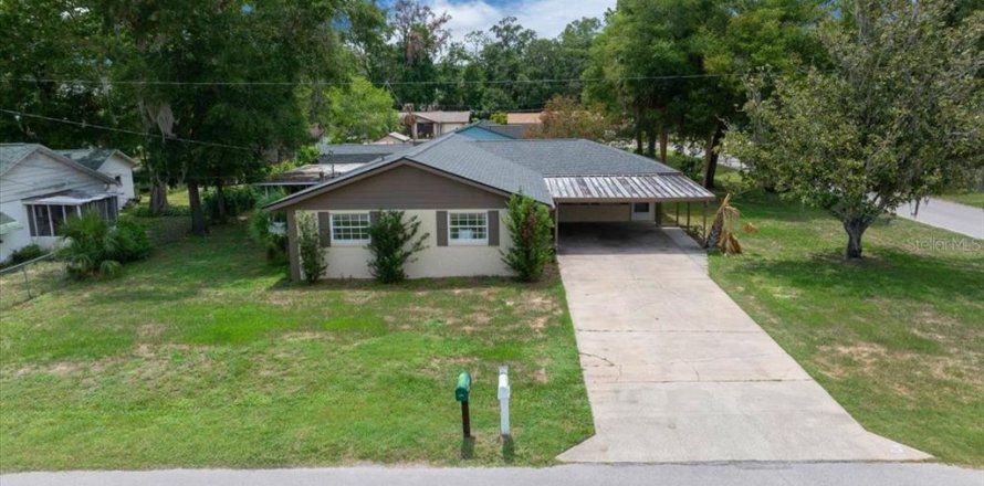 Villa ou maison à Belleview, Floride 4 chambres, 176.33 m2 № 1808825