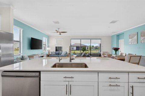 Villa ou maison à louer à Bradenton, Floride: 3 chambres, 251.02 m2 № 2406748 - photo 6