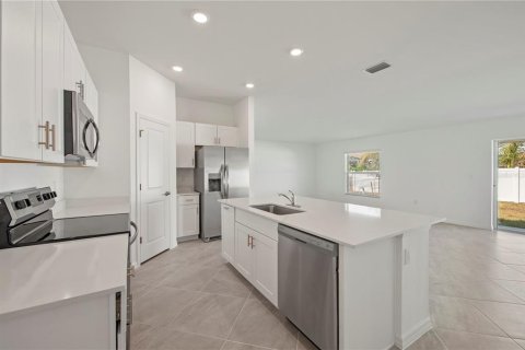 Casa en venta en Port Charlotte, Florida, 3 dormitorios, 144.09 m2 № 1838184 - foto 11