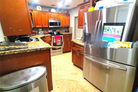 Casa en venta en North Miami Beach, Florida, 4 dormitorios, 144.93 m2 № 1714910 - foto 7