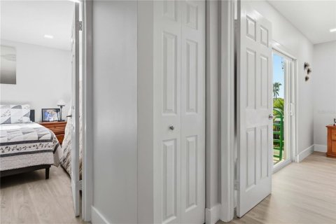 Купить кондоминиум в Майами, Флорида 5 комнат, 112.41м2, № 2198799 - фото 16