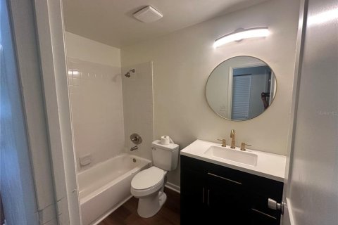 Townhouse in Gainesville, Florida 2 bedrooms, 73.21 sq.m. № 1815630 - photo 10