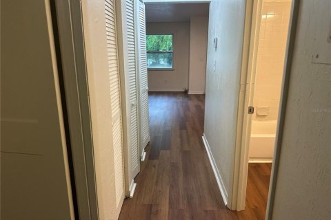 Townhouse in Gainesville, Florida 2 bedrooms, 73.21 sq.m. № 1815630 - photo 8