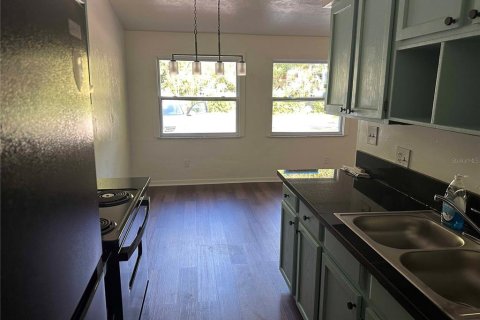 Townhouse in Gainesville, Florida 2 bedrooms, 73.21 sq.m. № 1815630 - photo 16