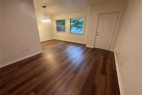 Townhouse in Gainesville, Florida 2 bedrooms, 73.21 sq.m. № 1815630 - photo 11