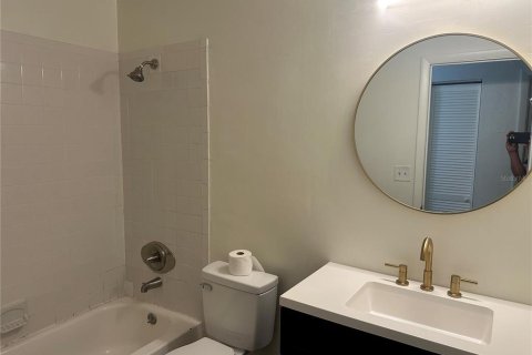 Townhouse in Gainesville, Florida 2 bedrooms, 73.21 sq.m. № 1815630 - photo 9