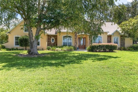 House in Ocala, Florida 3 bedrooms, 275.18 sq.m. № 1904304 - photo 1