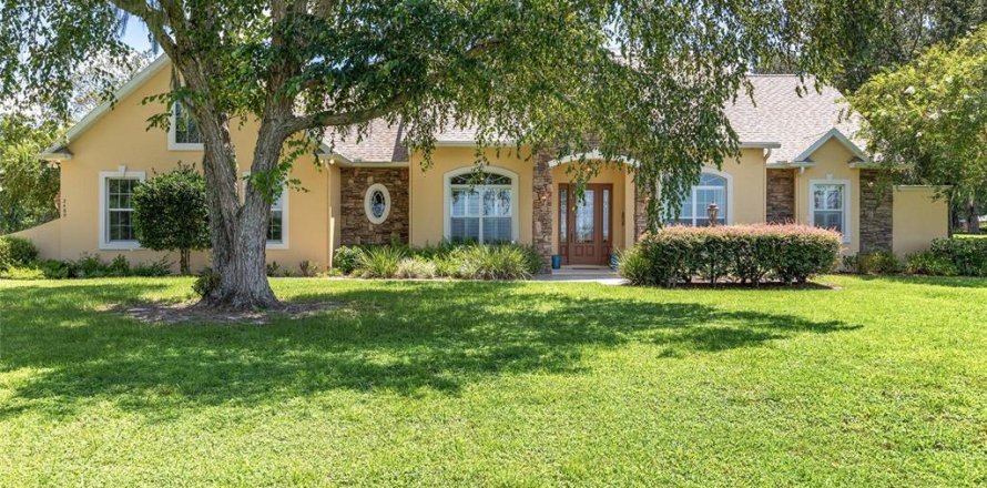 House in Ocala, Florida 3 bedrooms, 275.18 sq.m. № 1904304