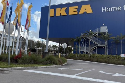 Immobilier commercial à vendre à Sweetwater, Floride № 2028891 - photo 3