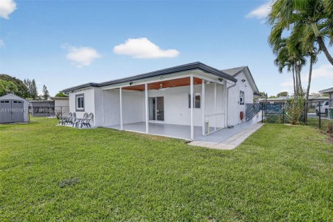 Купить виллу или дом в Тамарак, Флорида 2 спальни, 101.26м2, № 2043609 - фото 30