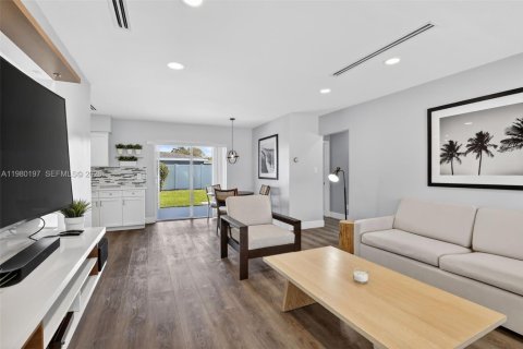 Купить виллу или дом в Тамарак, Флорида 2 спальни, 101.26м2, № 2043609 - фото 8