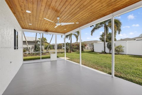 Купить виллу или дом в Тамарак, Флорида 2 спальни, 101.26м2, № 2043609 - фото 28
